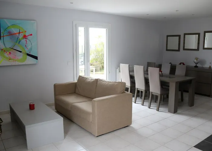 Maison Pmr Hoddice * Calmont (Aveyron)